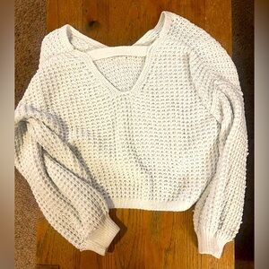 White crop top sweater